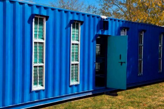 Dormitorios para campamentos desarrollados en contenedores marítimos