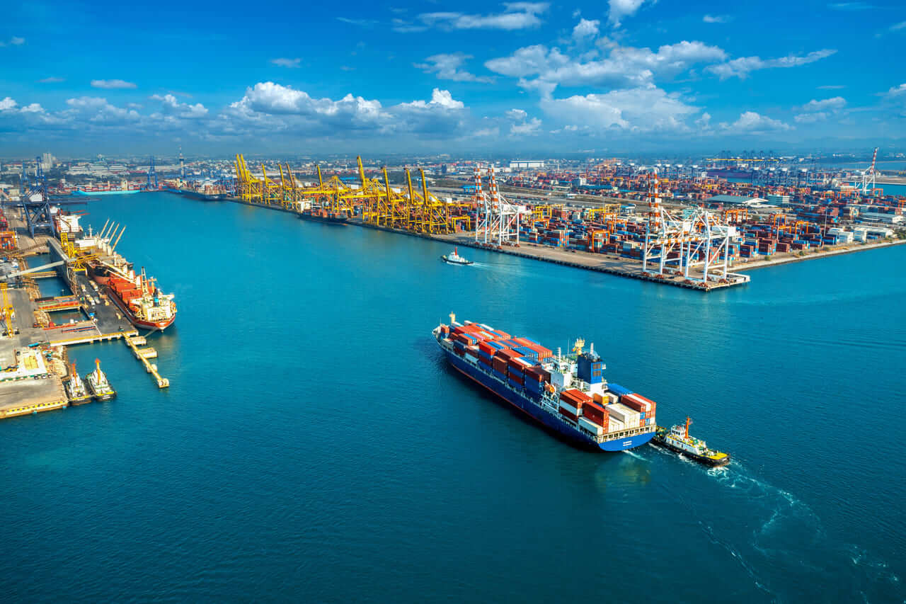 El impacto de los contenedores en el comercio internacional: Perspectivas y tendencias