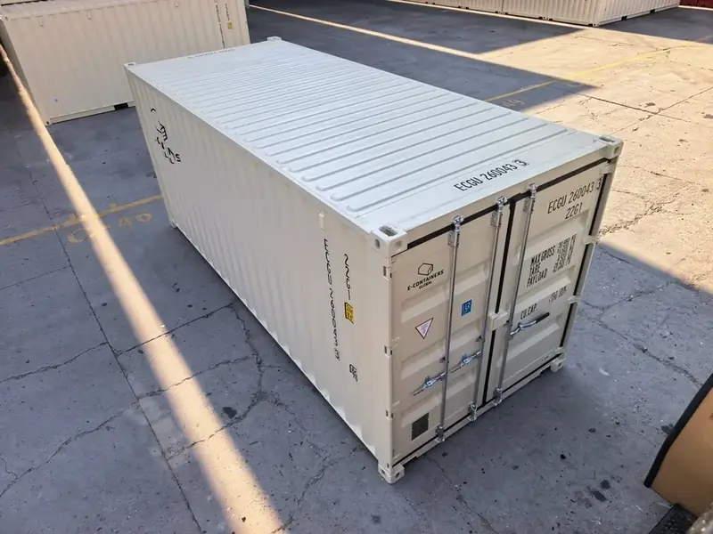 Dry shipping container gallery photo 5